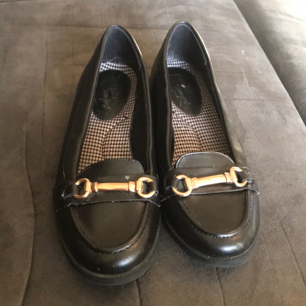 Dress flats